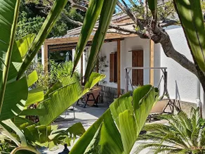 Villa surrounded by greenery with hydro sauna - Image 3