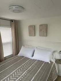 Cozy 2 bedroom home - Image 2