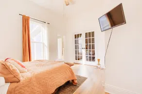 Wander Zen House, Comfy Cozy and Stylish - Image 2