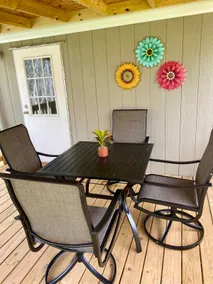 Private Cozy Hideaway with Deck Escape Austin 35mi - Image 5