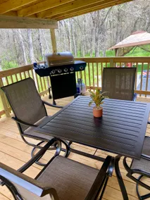 Private Cozy Hideaway with Deck Escape Austin 35mi - Image 2