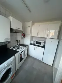 GREAT Apartment in Camberwell - Image 4