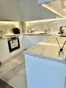 Luxury Apartment - Image 5