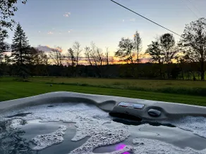Peaceful Escape • Hot Tub • Fire Pit • Views - Image 5