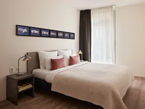 Numa | XL 2 Bedroom Apartment with Sofa Bed - Image 2
