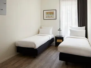 Numa | XL 2 Bedroom Apartment with Sofa Bed - Image 4