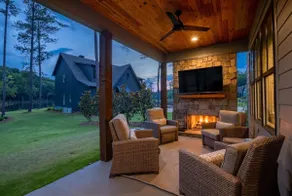 Family Friendly Lakefront home: Beach, Dock & Pool - Image 2