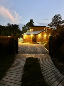 Beautiful House with Jacuzzi and lake view - Image 2
