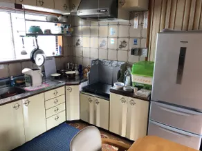 1 group per day, 6 people can stay, 1 free parking, soundproofing, 10 minutes walk from JR Nagahama Station, near sightseeing spots - Image 4