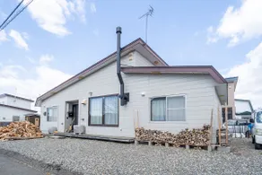 A house with a wood-burning stove that can use yadorigi (Japanese firewood) limited to one group per day - Image 2
