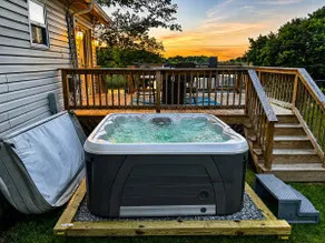 Hilltop Lakehouse | Views, Kayaks, Hot Tub, Pets - Image 4