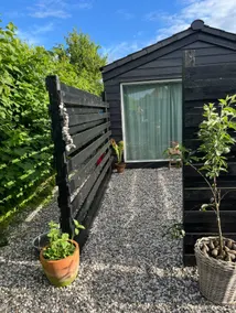 Guest house with courtyard near beach & jetty. - Image 2
