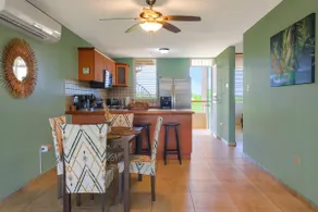Stunning penthouse condo 5 minutes from beach - Image 5