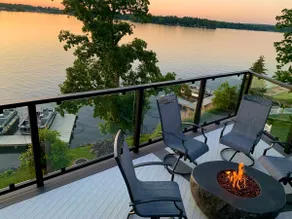 Modern Lake House w/ Rooftop Deck on Lake Chetek - Image 4