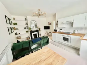 Brand New - Stylish Seafront Bolthole - Image 3