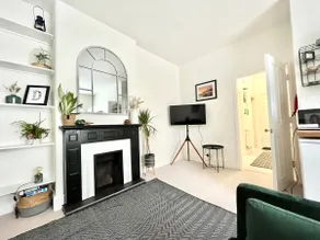 Brand New - Stylish Seafront Bolthole - Image 2