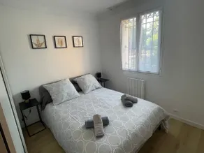 Comfort in the city center, free parking and garden - Image 2