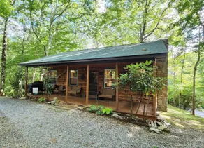 Rough Cut Cabin in Maggie Valley - Image 2