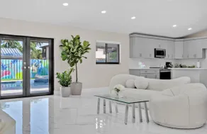 Family Oasis Retreat• Heated Pool, Jacuzzi & Grill - Image 4
