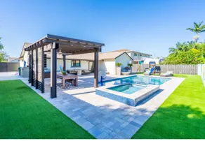 Family Oasis Retreat• Heated Pool, Jacuzzi & Grill - Image 2