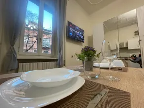 BG Central Lord Suite with parking - Image 3