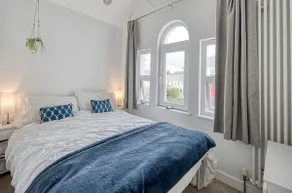 Host & Stay - Sail Loft - Image 2