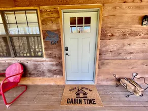 Cabin on 4 acres minutes from Little Red River - Image 4