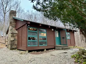 Tiny Forest Getaway • Lake, Hiking & Scenic Byways - Image 2
