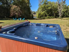Family Lake Escape | Hot Tub, Dock, Kayaks - Image 2