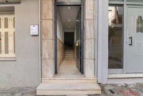 Warm modern apartment - Image 5
