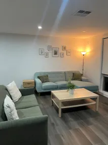 Modern 3-Bedroom Home, Belconnen – Free Parking! - Image 3