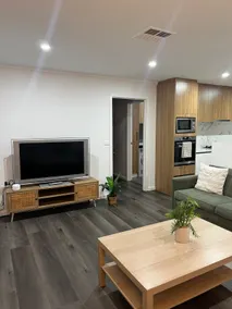 Modern 3-Bedroom Home, Belconnen – Free Parking! - Image 4