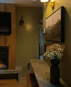 Veronica's Riverside - Image 2