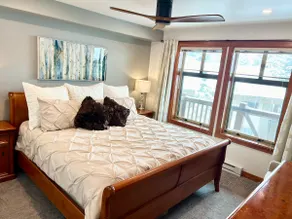 SKI-SLOPE VIEW, 3rd Flr, 1 Bed + Den! Heated Pool! - Image 5