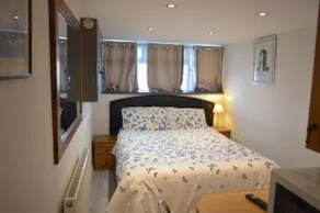 Own Room, En-suite Shower & driveway Parking - Image 2