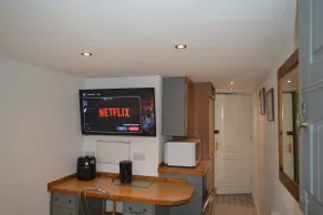 Own Room, En-suite Shower & driveway Parking - Image 4