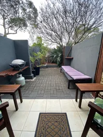 Cosy 1 Bedroom Apartment - steps from the beach - Image 4