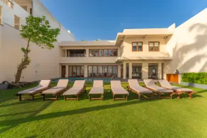 Superior Beachfront Villa - Image 3