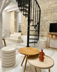 Small house rental with private parking - Image 4