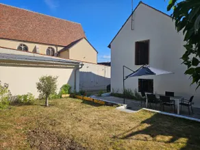 Charming air-conditioned house, enclosed garden & parking - Image 2
