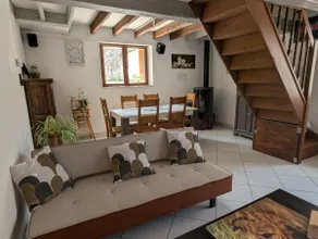 Charming air-conditioned house, enclosed garden & parking - Image 4