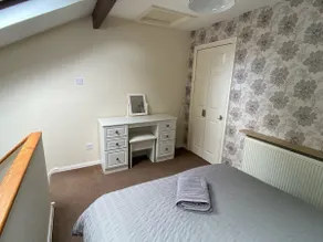 2 bedroom accommodation in Shrewsbury - Image 3