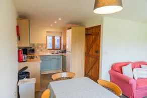 Thistle Cottage, 7 Folly Cottages, Napton - Image 3