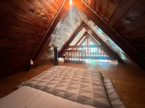 Rustic Muskoka Cottage, Eagle Lake Cabin - Image 3