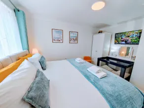Fully accessible bungalow by the Beach - Image 3
