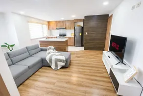 [Radiant Suite] 4 min to downtown + Free parking - Image 2