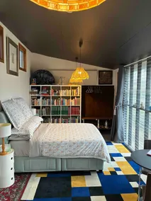 Creek Art Studio - stylish, accessible retreat - Image 2