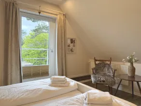 Apartment-Deluxe-Private Bathroom-Courtyard view-S - Image 2