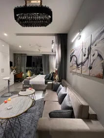 Shades of Grey | 41st Floor River View Luxury Apt - Image 3