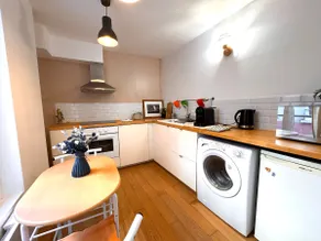 Cozy 1-bedroom apartment in a quiet backyard / 2 people - Image 2